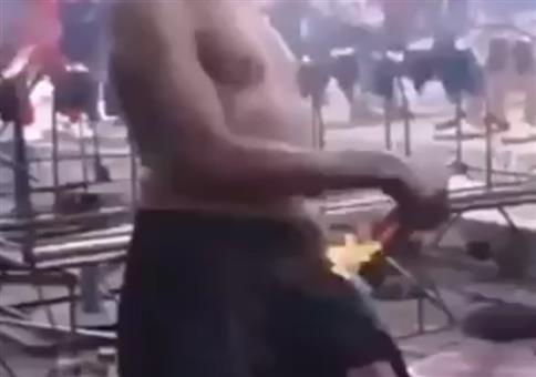 Er fühlt keinen Schmerz