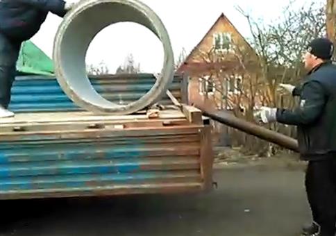 Wenn Profis mal wieder einen Betonring abladen wollen