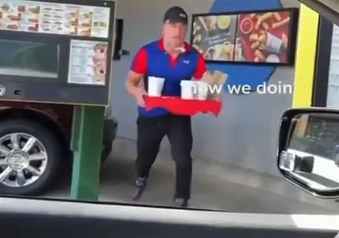 Getränkelieferung am Express-Schalter