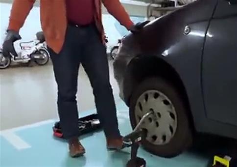 Freude schöner Götterfunken beim Räder demontieren