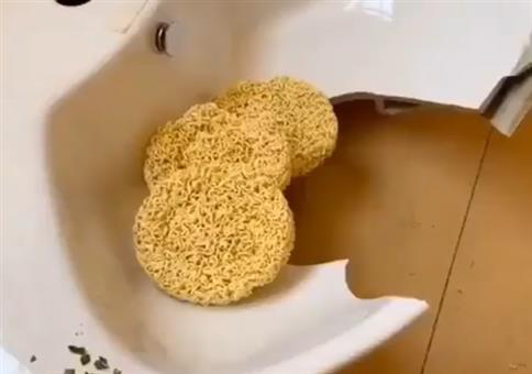 Reperatur mit Instantnudeln - Heute: Noch ein Waschbecken