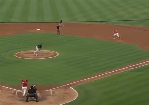 Präziser Weitwurf beim Baseball