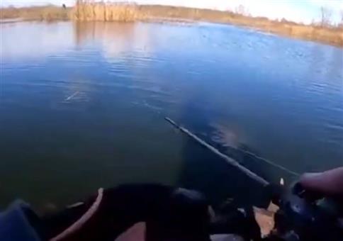 Angeln während eines Erdbebens