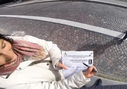 Vorsicht Taschendiebe: Hier nur kurz mal unterschreiben