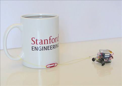 Kleiner kräftiger Roboter