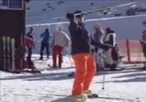 Trick mit Ski über den sich der Busfahrer freut