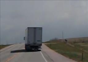 LKW VS starke Seitenwinde