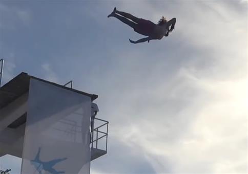 Bauchklatscher Wettbewerk in Norwegen