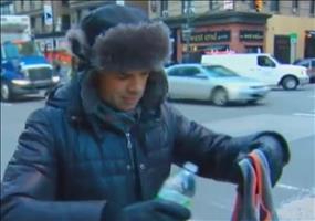 Nasses T-Shirt gefriert innerhalb von Sekunden