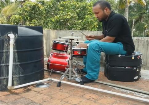 Ne Runde mit seinem Pipe Buddy jammen