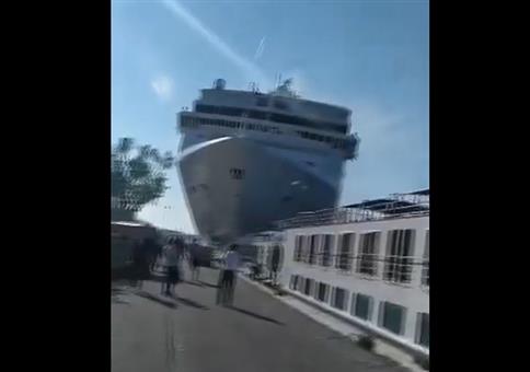 Wenn die MSC-Opera in Venedig anlegt