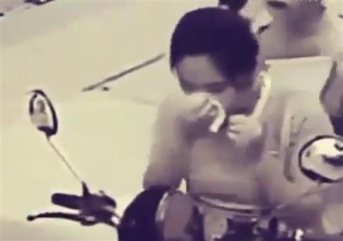 Wie werde ich denn jetzt mein vollgerotztes Taschentuch los?