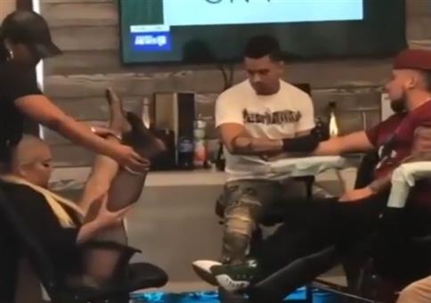 Die Futt seiner Freundin tätowiert