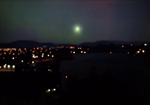 Wie ein Typ mit nem UFO Fake Video eine kleine Panik auslöste