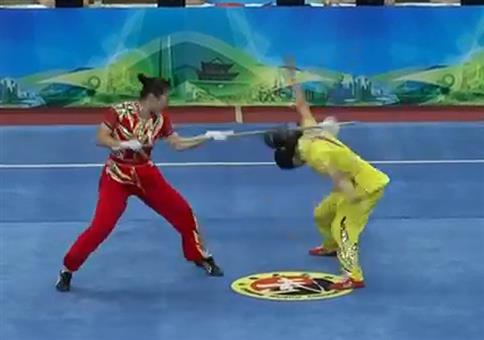 Heftiger Stab-Showkampf in China