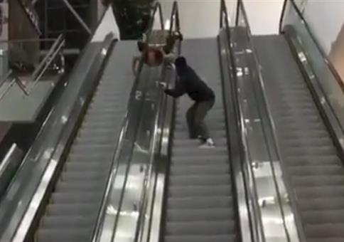 Rolltreppen Stunt endlich mal geglückt