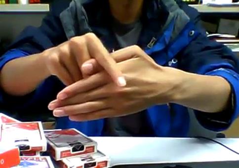 Der Trick mit dem verschwundenen Daumen