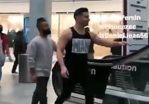 Zwei Rolltreppenkasper