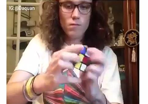 Farbenblinder löst Rubiks Würfel in 5 Sekunden