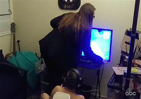 Den Fernseher ausschalten, während die Kids Fortnite spielen!