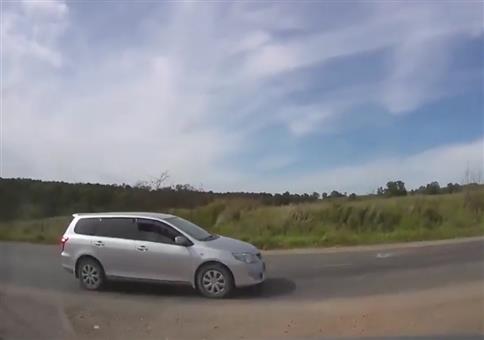 Mit dem Auto unterwegs als plötzlich...