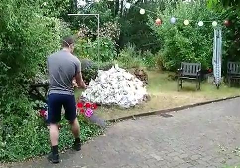 Den kompletten Garten in Brand setzen