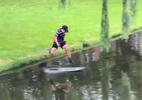 Ohne Brücke den Fluss überqueren