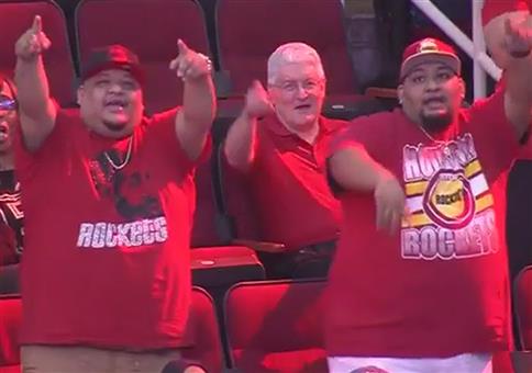 Dickes Tanzbattle im Stadion