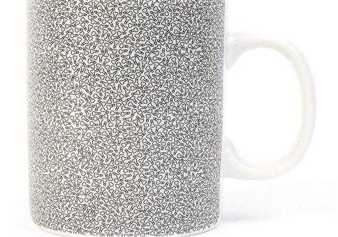 Tasse mit vielen ganz kleinen Pi**eln