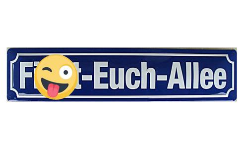 Ich bin in meinem Wochenendhäuschen in der....