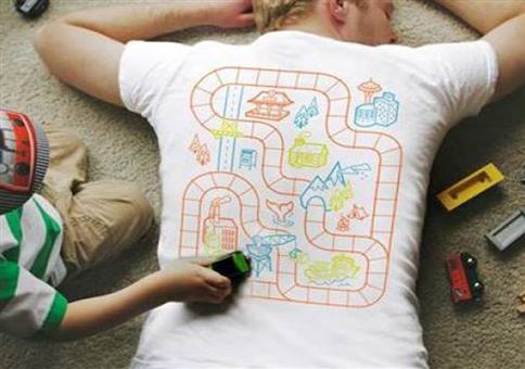 So massieren auch dir deine Kinder deinen Rücken!