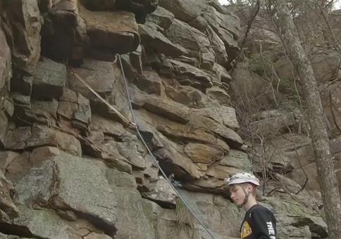 Deswegen haben wir Helme auf!