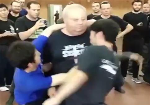 Er hat einfach zu viel Macht