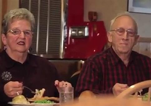 Klassiker: Opa versucht Text aufzusagen