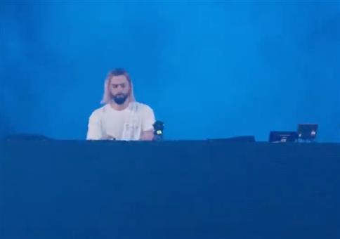 Salvatore Ganacci mit einer neuen kleinen Performance