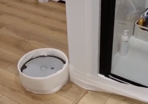 Wenn der Saugroboter das Klopapier neu aufwickelt