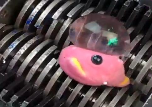 Weiches und hartes in den Schredder