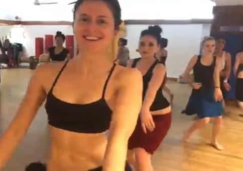 Tanzschule auf Tahiti