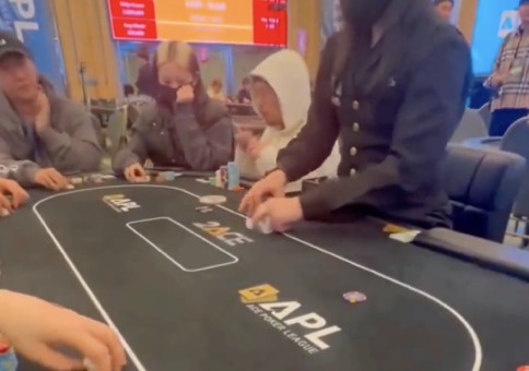 Schnippisch die Karten geben