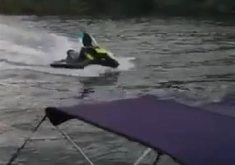 Macht die Musik leiser, ihr Affen!