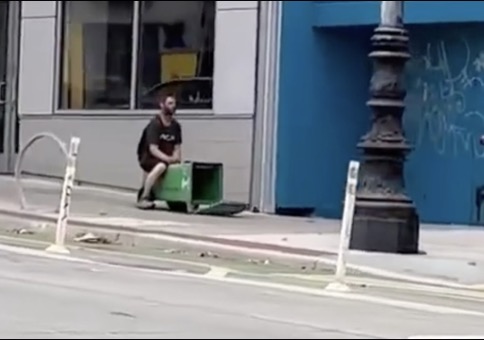 Downhill mit der Mülltonne