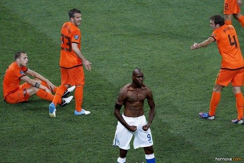 hornoxe.com_mario_balotelli_memes_067