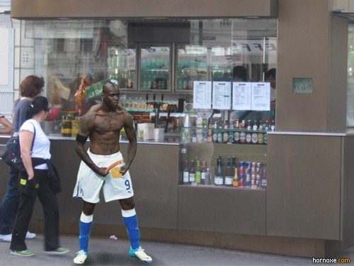 hornoxe.com_mario_balotelli_memes_075