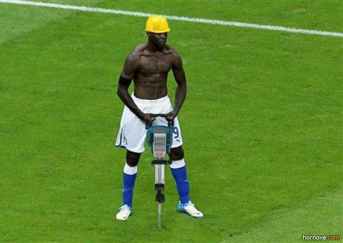 hornoxe.com_mario_balotelli_memes_077