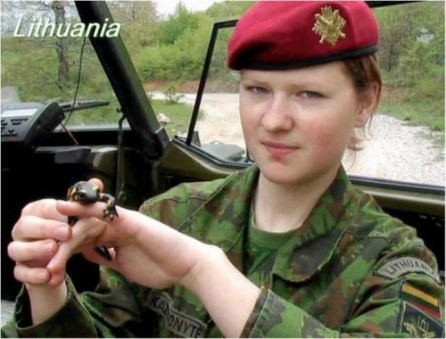 army_girls_from_around_the_world_21