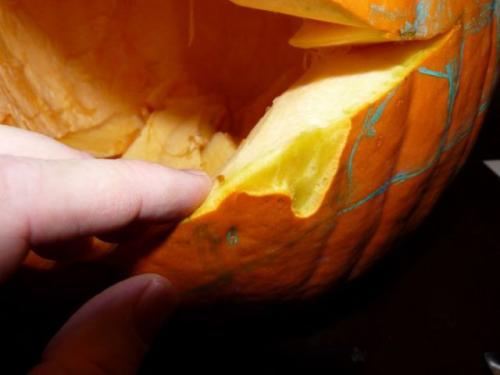 hornoxe.com_halloween_kuerbis_basteln_kannibale_15