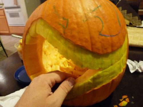 hornoxe.com_halloween_kuerbis_basteln_kannibale_20