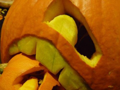 hornoxe.com_halloween_kuerbis_basteln_kannibale_26