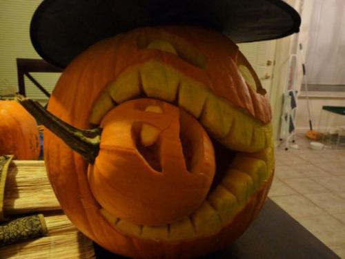 hornoxe.com_halloween_kuerbis_basteln_kannibale_32