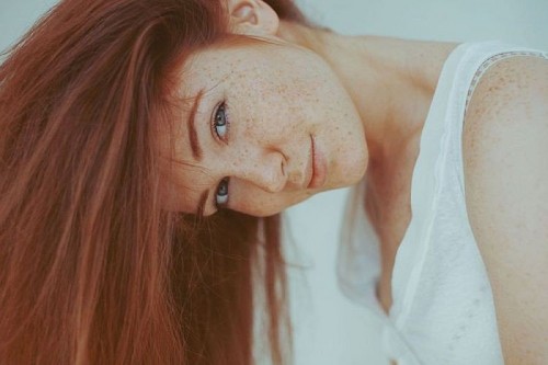 horni_babes04_red_14